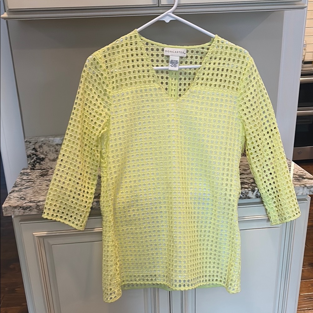 Vintage 100% cotton top with white underlay